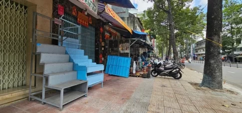 ホーチミン市の歩道不法占拠取り締まりによって、整然となった歩道