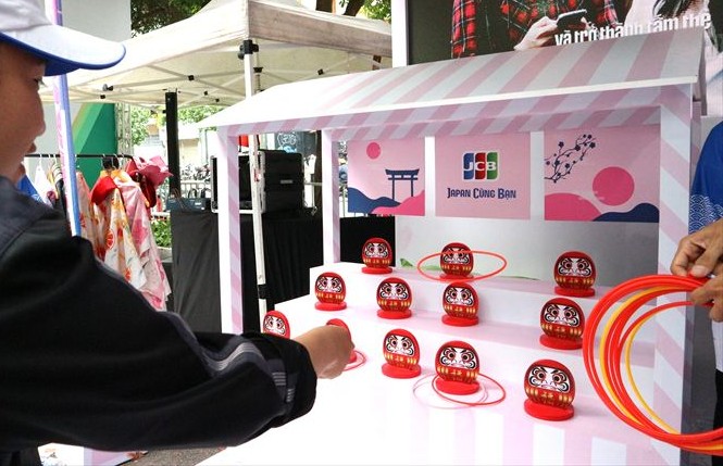Japan Vietnam Festival（JVF）でのJCBベトナムの輪投げブース