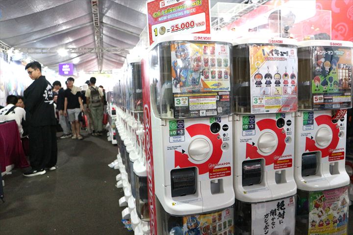 Japan Vietnam Festival（JVF）に設置された多数のガシャポン