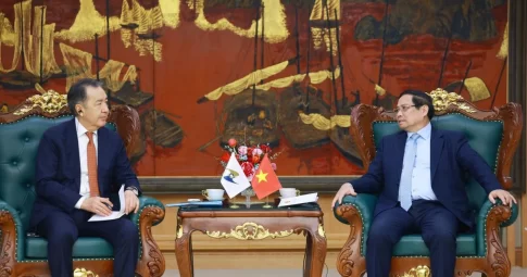 ベトナムのファン・ミン・チン首相とユーラシア経済連合（EAEU）経済委員会のバキツジャン・サギンタエフ議長
