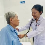 定期健康診断を受診するホーチミン市の高齢者