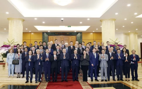 アジア・ビジネス評議会に所属する40社以上の国際大手企業の経営陣とベトナムのトー・ラム書記長