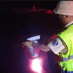 高速道路の緊急停止帯に車を止めて居眠りしていたドライバーを検挙
