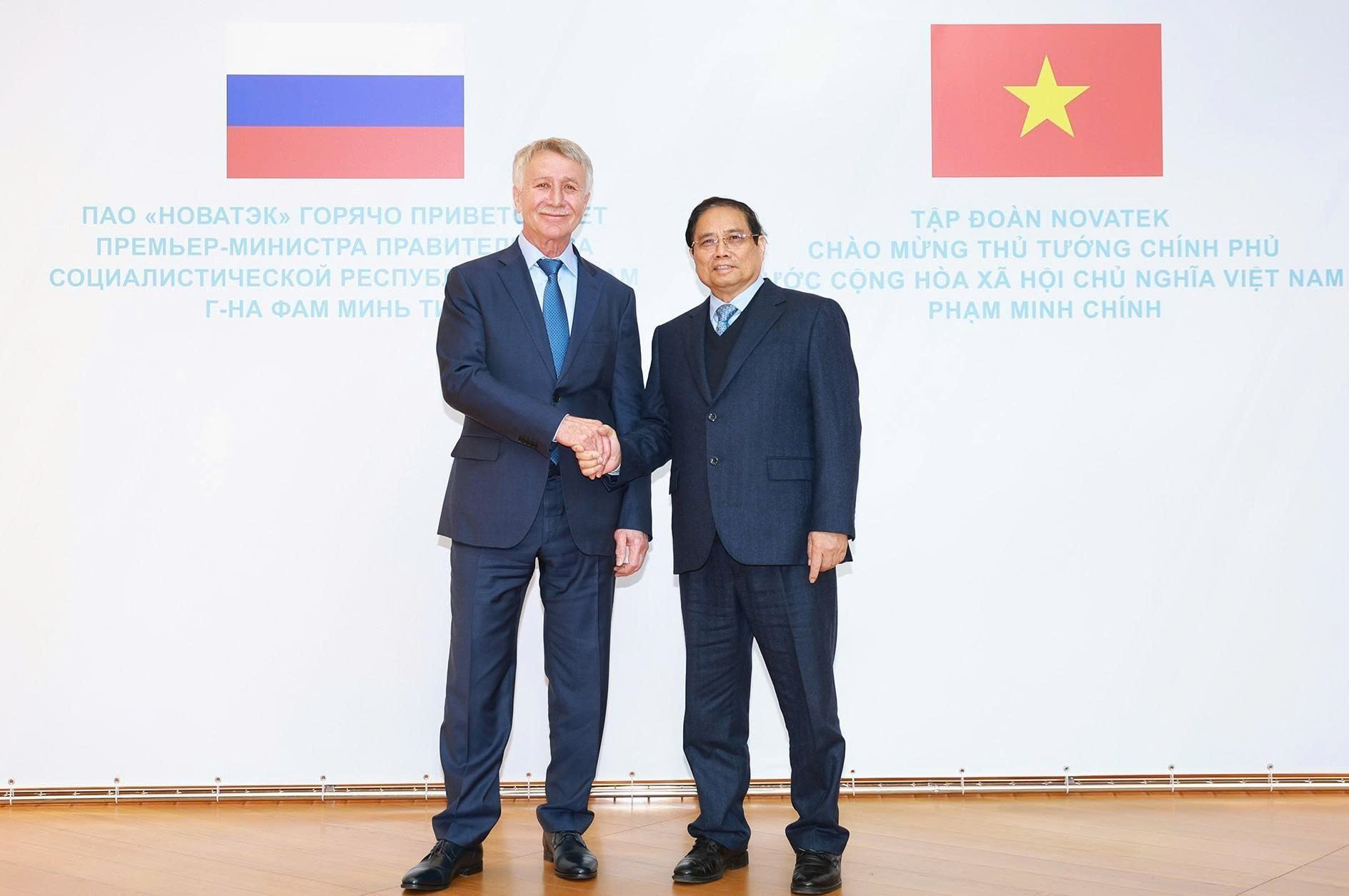 ベトナムのファン・ミン・チン首相とロシアの天然ガス分野の世界的企業Novatekのレオニード・ミヘルソン会長