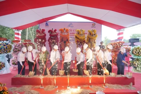 フーコック経済特別区のAPEC 2027に貢献する3つのプロジェクトの起工式に参加したアンザン省の幹部