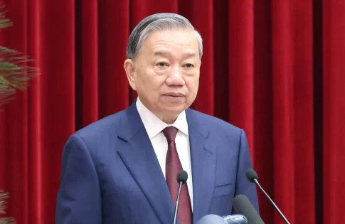 第14期中央委員会第2回会議の閉幕演説において、「低成長は受け入れない」と明言したベトナム共産党のトー・ラム書記長