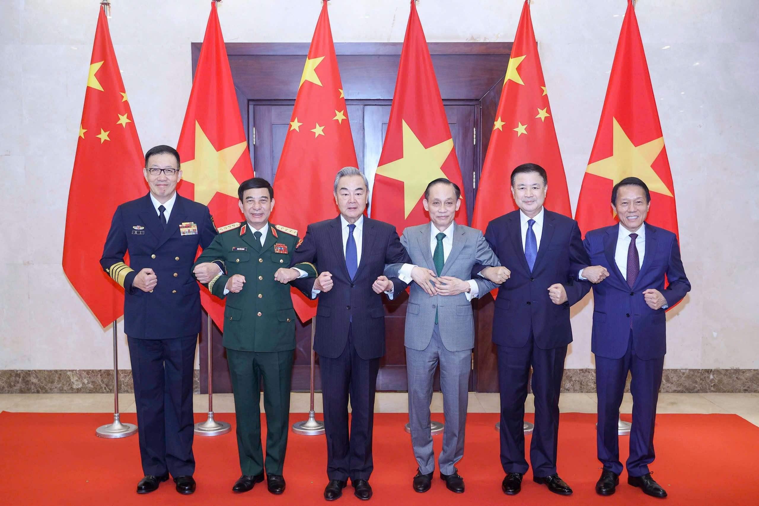 ベトナムと中国の3+3戦略対話に出席した両国の外務・国防・公安の各大臣