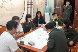 サイバー詐欺拠点の摘発を進めるベトナムの警察