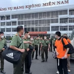 ベトナムへの不法入国により国外退去処分となった中国人