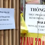 値上げを通知するホーチミン市内の飲食店内の貼紙