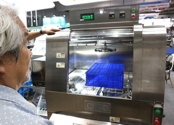 PROPAK VIETNAM 2026でクレオが展示したパレットやコンテナの自動洗浄機