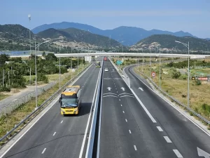 ベトナムの物流網を支えるべく建設が進められる南北高速道路