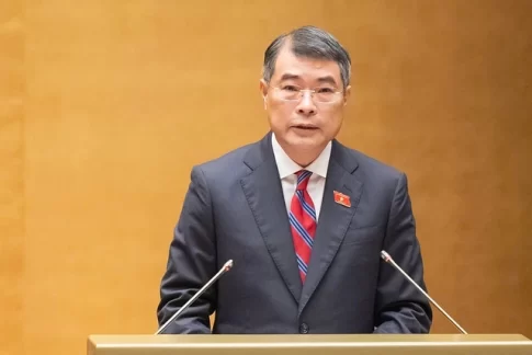 ベトナムの国会で高成長とマクロ経済の安定を両立させる方針を述べたレ・ミン・フン首相