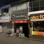 猛暑のハノイ市での停電により涼を求めて外に出る市民