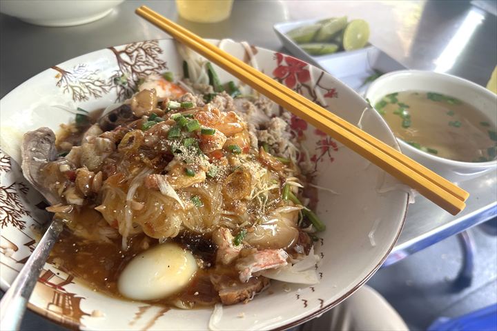 ベトナム南部の定番麺料理フーティウ