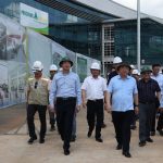 ロンタイン国際空港建設現場を視察するファム・ザー・トゥック副首相