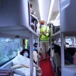 ベトナムの寝台型長距離バスの車内