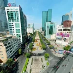 高級オフィスが乱立するホーチミン市中心部のグエンフエ通りとトンドゥックタン通り