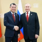 ロシアで会談したベトナムのレ・ミン・フン首相とロシアのウラジミール・プーチン大統領