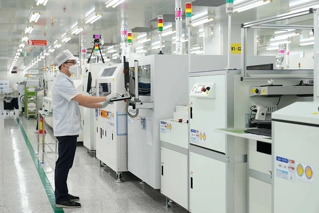 ベトナムFDIの成功事例とされるサムスンベトナムの製造現場