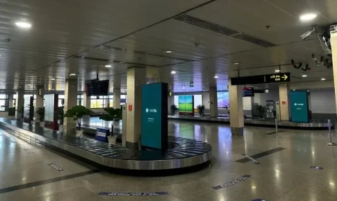 タンソンニャット国際空港T1ターミナル内の様子
