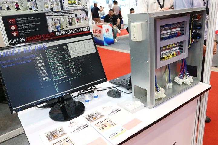 FA制御盤等を設計製作するアイデンの展示ブース