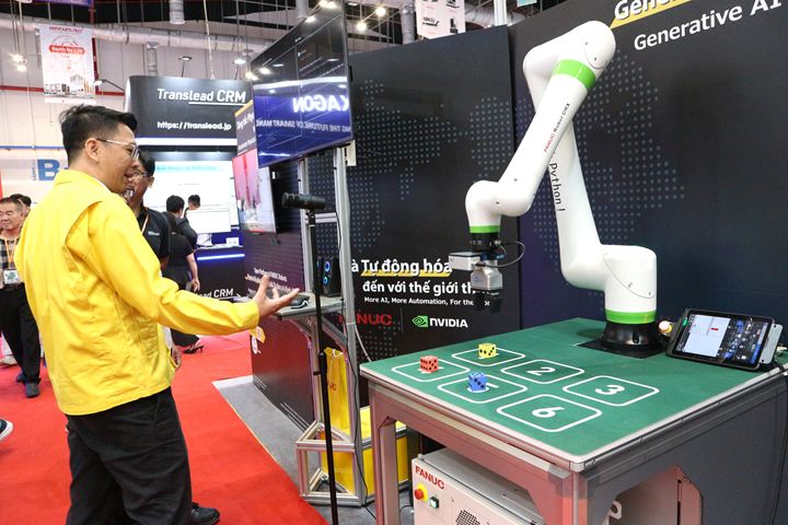ファナックベトナムが展示したフィジカルAIロボット