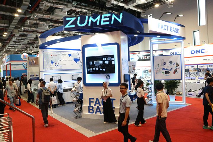 製造業向け図面管理システム「ズメーン」を提供するFact Baseの展示ブース