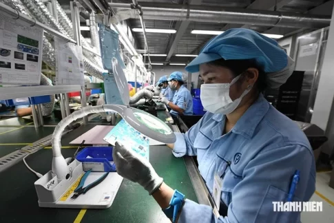 ベトナムの電子部品製造工場