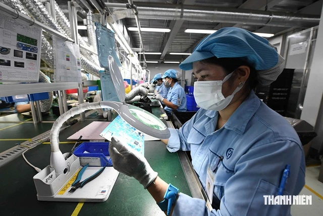ベトナムの電子部品製造工場