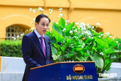 ASEANの今後の課題を語るベトナムのレ・ホアイ・チュン外相