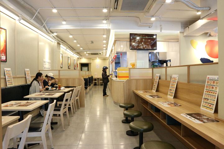 ホーチミン市内の松屋店舗内