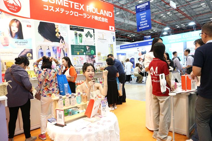 コスメテックスローランドの出展ブース