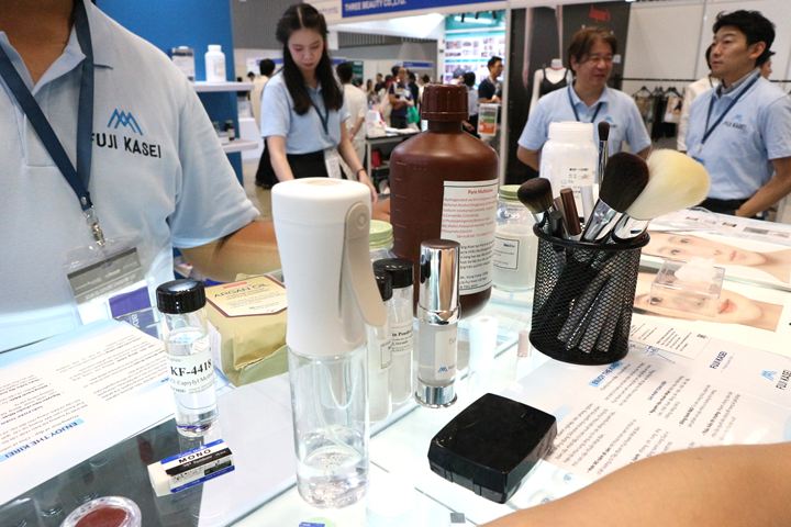 不二化成が展示した高品質シリコーン