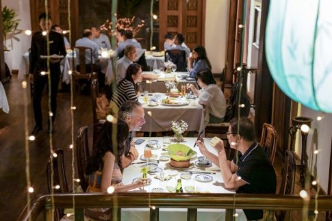 高級ベトナム料理レストラン「マンダリン」の店内の様子
