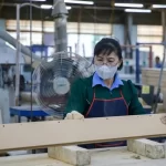 ベトナムの中小企業の工場内部