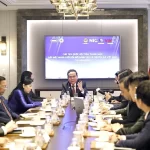 韓国を訪問し専門家と会談するベトナムのチャン・タイン・マン国会議長