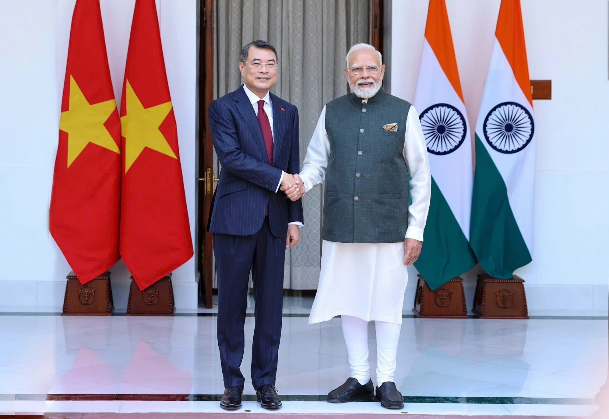 ベトナムのレ・ミン・フン首相とインドのナレンドラ・モディ首相