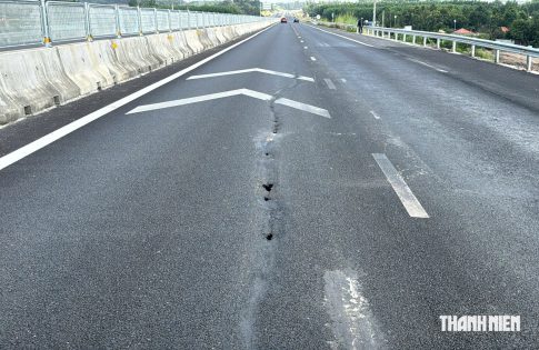 沈下とひび割れが確認されたビエンホア・ブンタウ高速道路