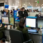 ベトナムの空港の出国荷物検査場