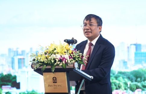 APEC 2027に向けた準備―組織運営と連携能力の向上」と題するセミナーで発言するベトナム外務省のグエン・ミン・ブー副大臣
