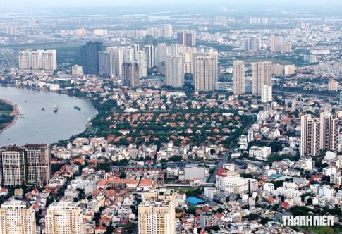 マンションや住宅が並ぶホーチミン市の中心部