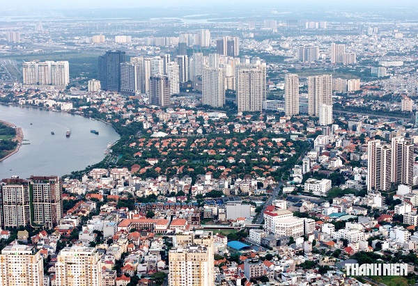 マンションや住宅が並ぶホーチミン市の中心部