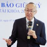 2026年度中間記者会見に臨むJICAベトナム事務所の小林洋輔所長