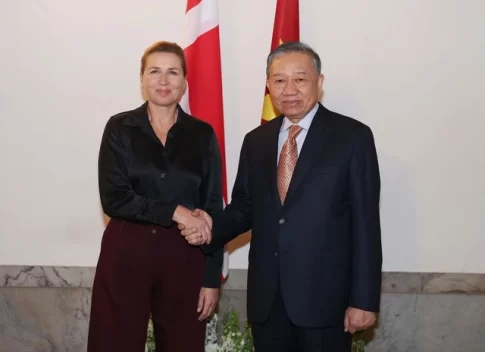 デンマークのメッテ・フレデリクセン首相とベトナムのトー・ラム国家主席