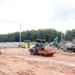 ホーチミン市―トゥーザウモット―チョンタイン高速道路の建設工事現場