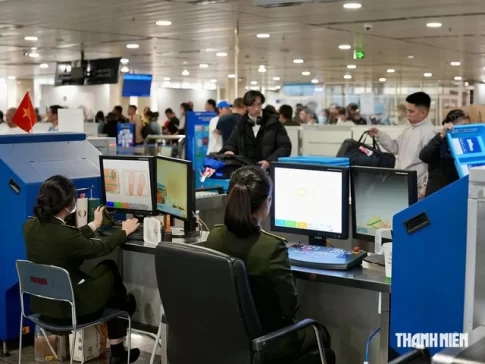 ベトナムの空港の手荷物検査場