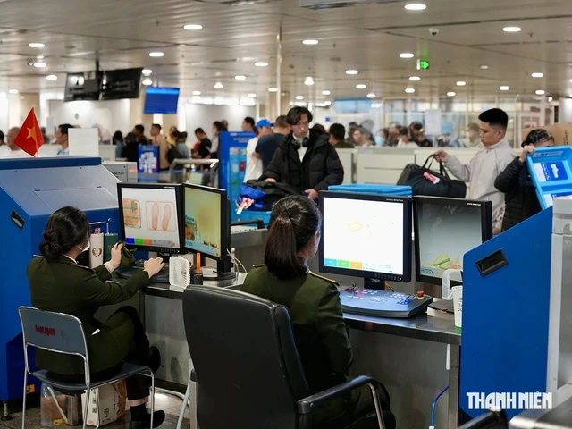 ベトナムの空港の手荷物検査場