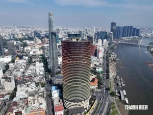 ホーチミン市中心部のビル群