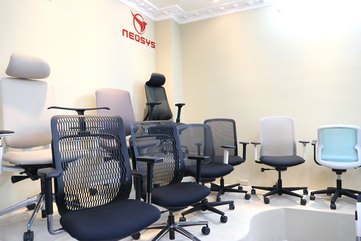 NEOSYS VIETNAMが取り扱う内田洋行のオフィス家具